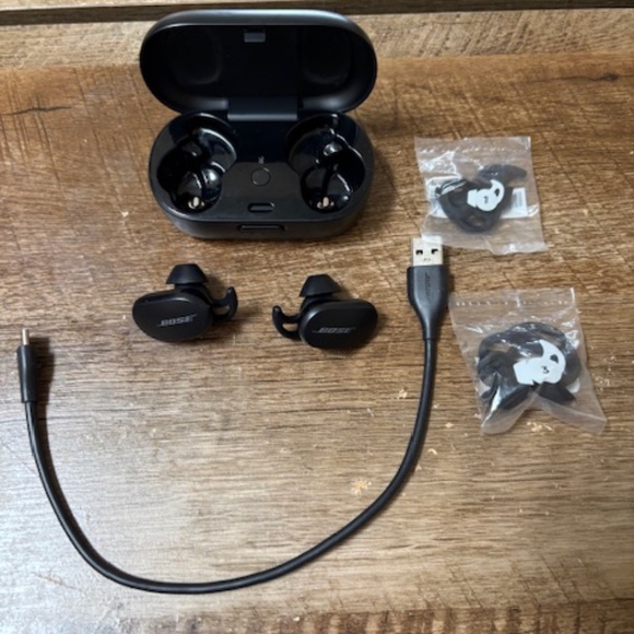 BOSE QUIETCOMFORT EARBUDS, TRIPLE BLACK - Picture 3 of 3
